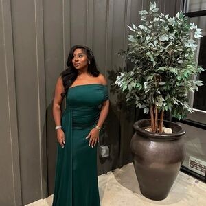 Elegant Green Off-Shoulder Dress
